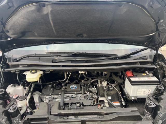 TOYOTA VOXY HYBRID 2024