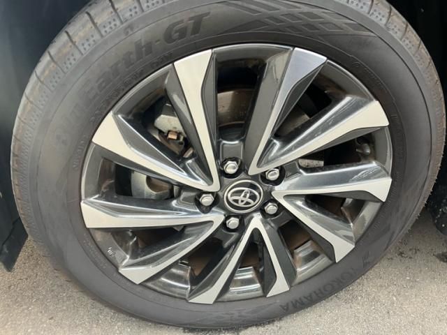 TOYOTA VOXY HYBRID 2024