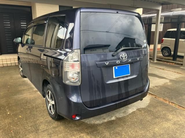 TOYOTA VOXY 2008