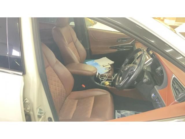 TOYOTA HARRIER 2WD 2019