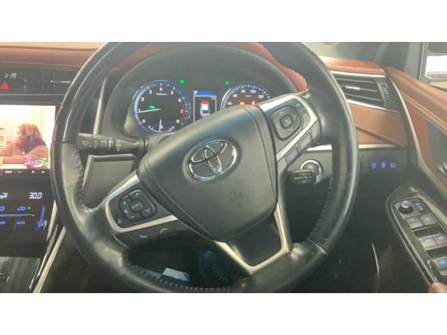 TOYOTA HARRIER 2WD 2019