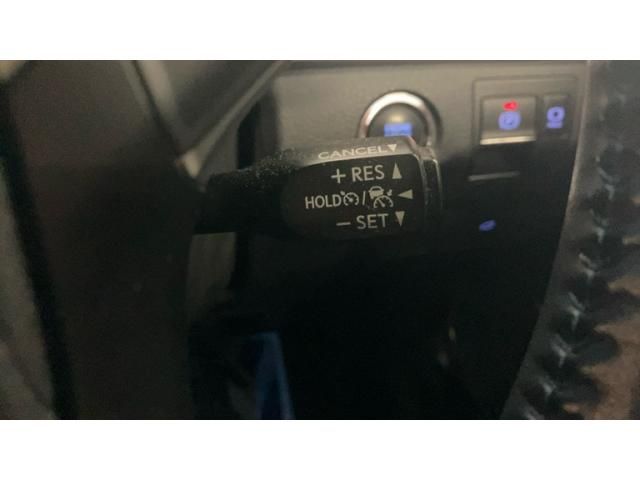 TOYOTA HARRIER 2WD 2019