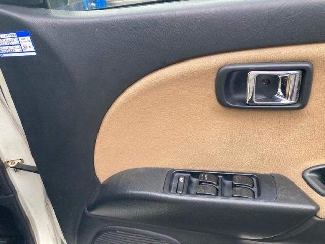 DAIHATSU MIRA GINO 2003