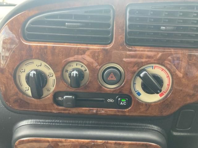 DAIHATSU MIRA GINO 2003