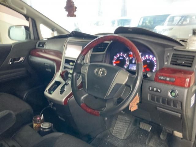 TOYOTA ALPHARD 2008