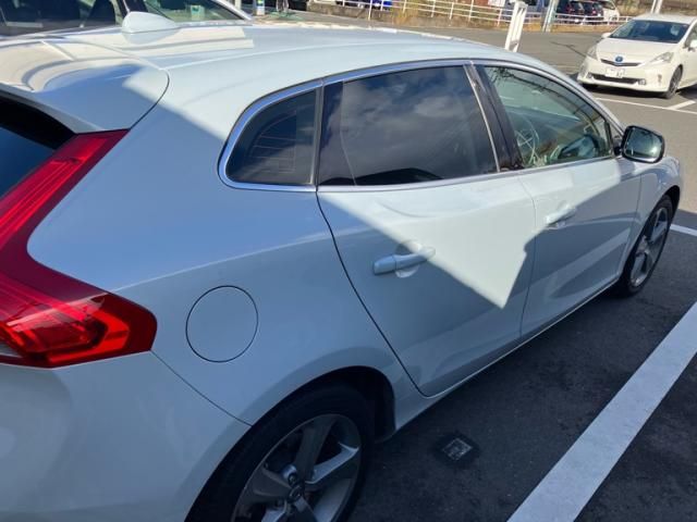 VOLVO VOLVO V40 2013