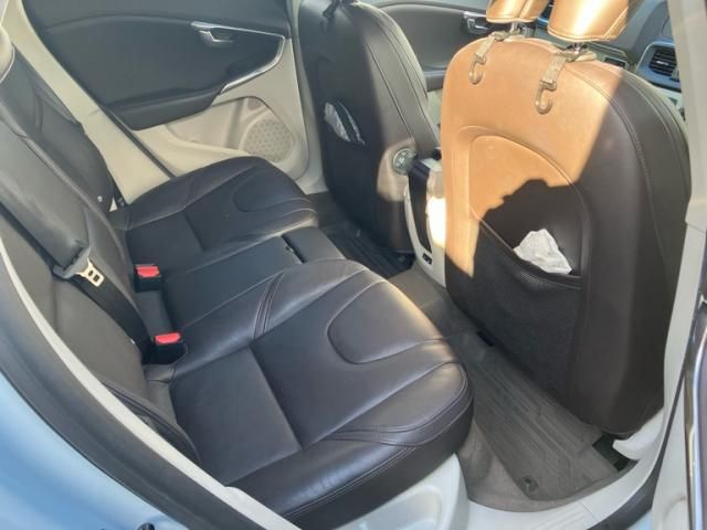 VOLVO VOLVO V40 2013