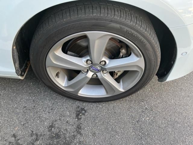 VOLVO VOLVO V40 2013