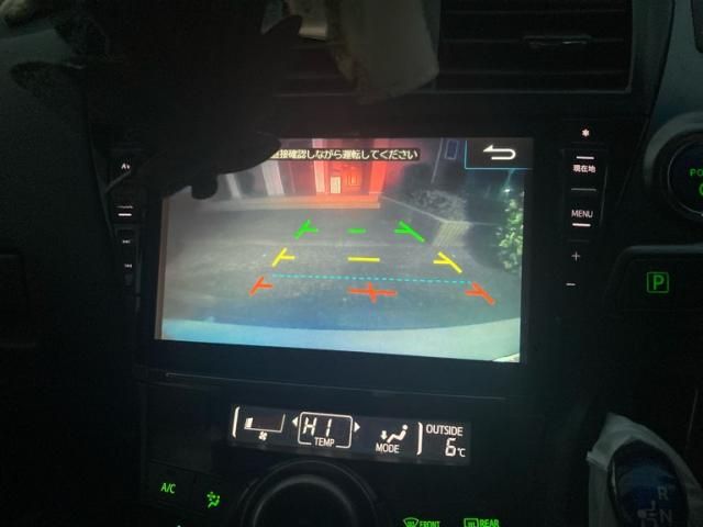 TOYOTA PRIUS Alpha 2015