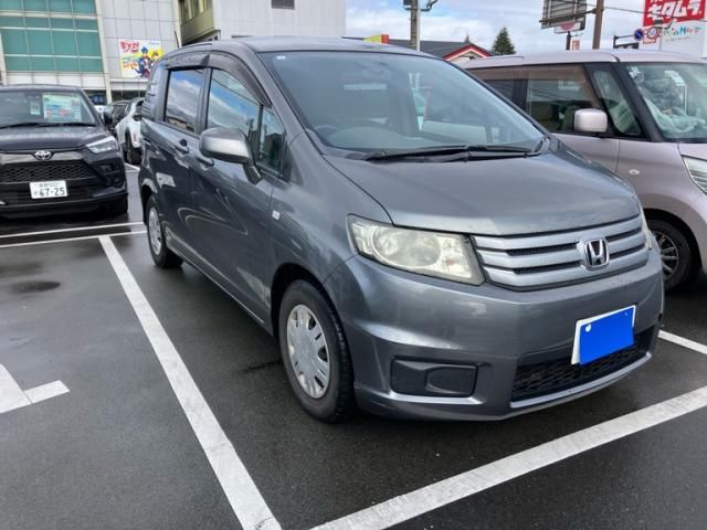 HONDA FREED Spike 2011