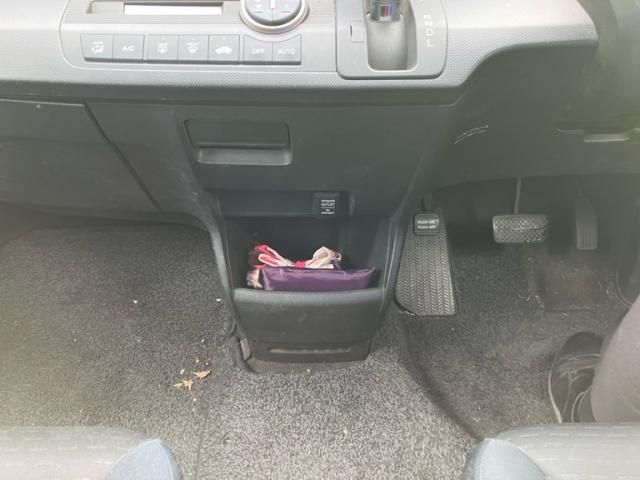 HONDA FREED Spike 2011