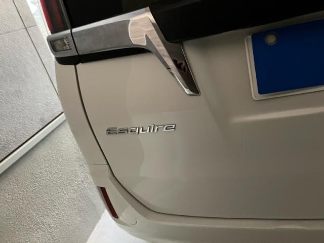 TOYOTA ESQUIRE HYBRID 2019