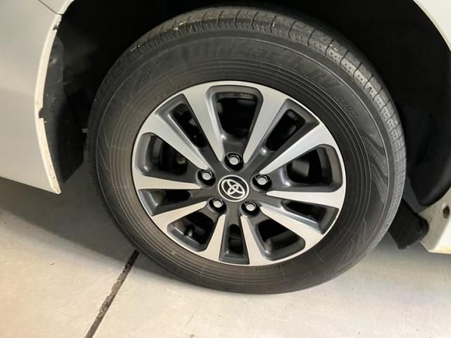 TOYOTA ESQUIRE HYBRID 2019