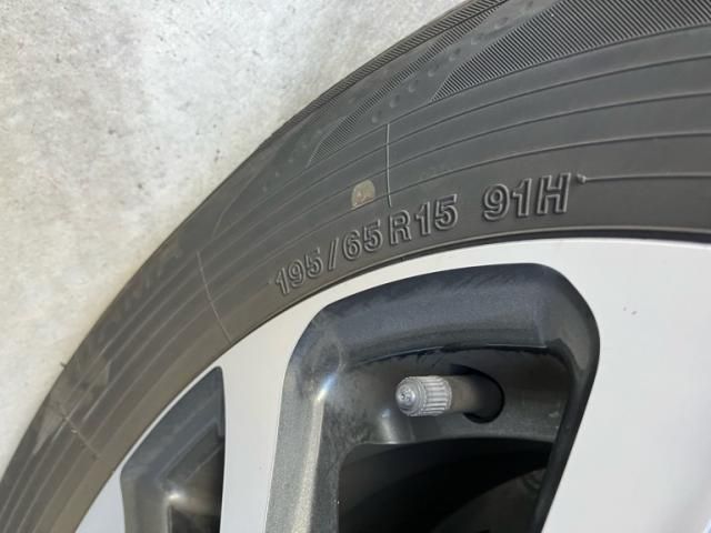 TOYOTA ESQUIRE HYBRID 2019