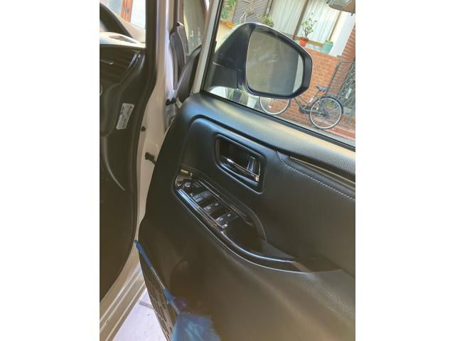 TOYOTA ESQUIRE HYBRID 2019