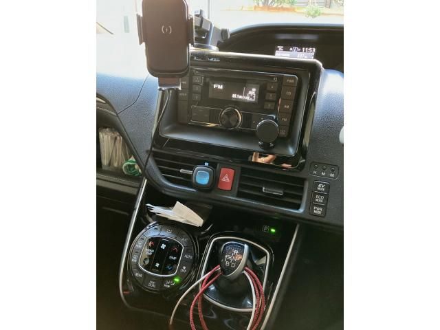 TOYOTA ESQUIRE HYBRID 2019