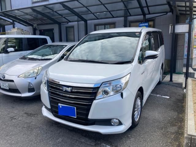 TOYOTA NOAH HYBRID 2014