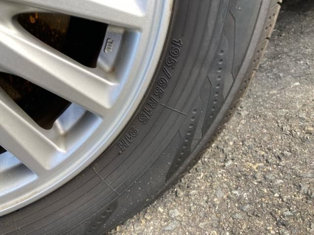 TOYOTA NOAH HYBRID 2014