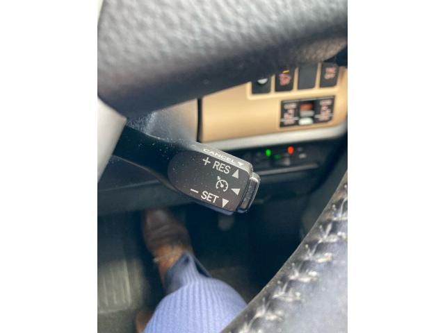 TOYOTA NOAH HYBRID 2014