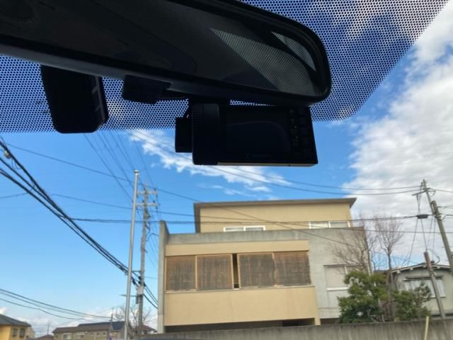 TOYOTA NOAH HYBRID 2014