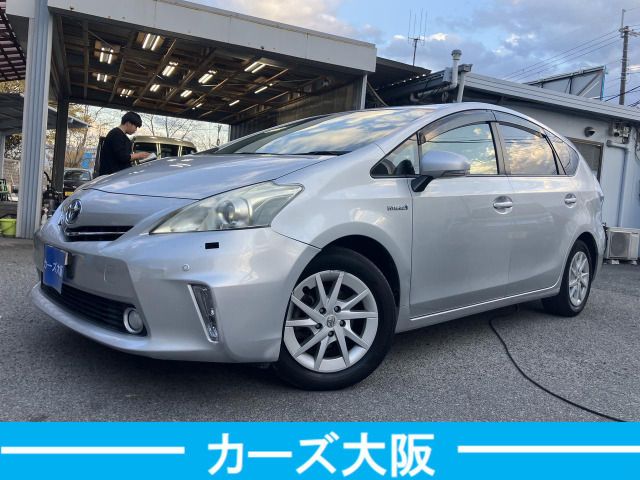 TOYOTA PRIUS Alpha 2011 