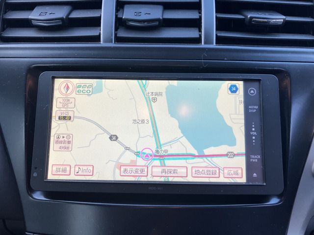 TOYOTA PRIUS Alpha 2011