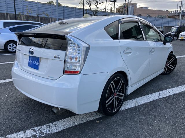 TOYOTA PRIUS 2010