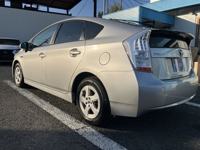 TOYOTA PRIUS 2010