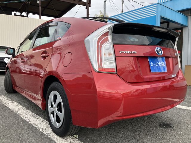 TOYOTA PRIUS 2014