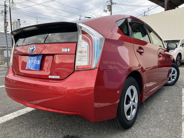 TOYOTA PRIUS 2014