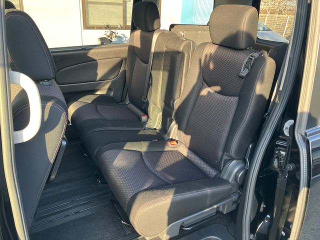 NISSAN SERENA  S-HYBRID 2013