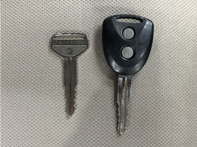 DAIHATSU MIRA e:S 4WD 2012