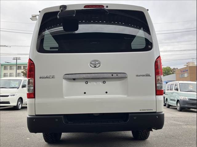 TOYOTA HIACE van 4WD 2022