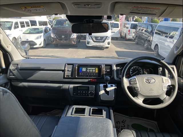 TOYOTA HIACE van 4WD 2022