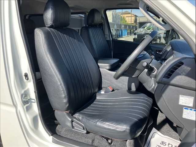 TOYOTA HIACE van 4WD 2022