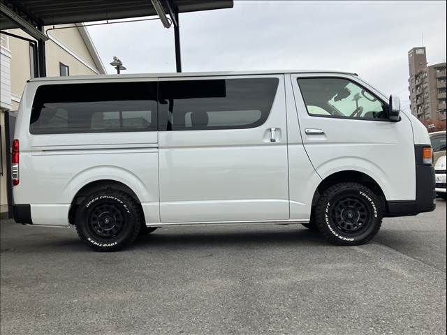 TOYOTA HIACE van 4WD 2022
