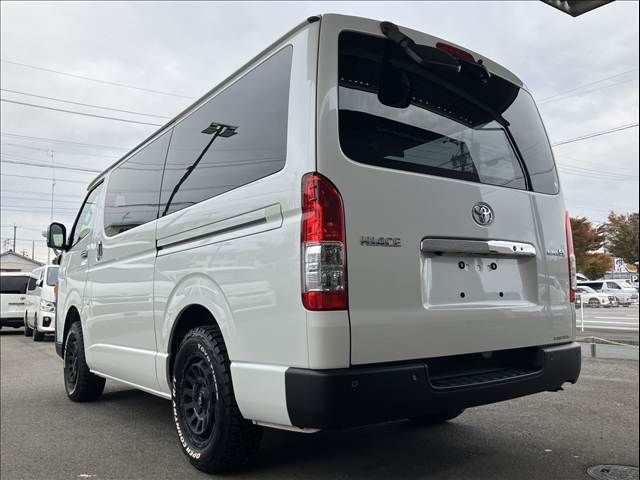TOYOTA HIACE van 4WD 2022