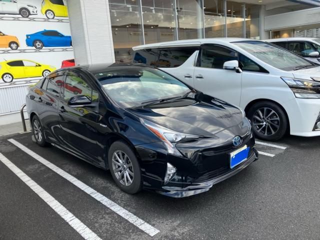 TOYOTA PRIUS 2016