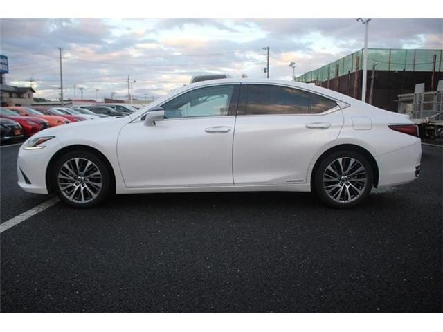 TOYOTA LEXUS ES300h 2020