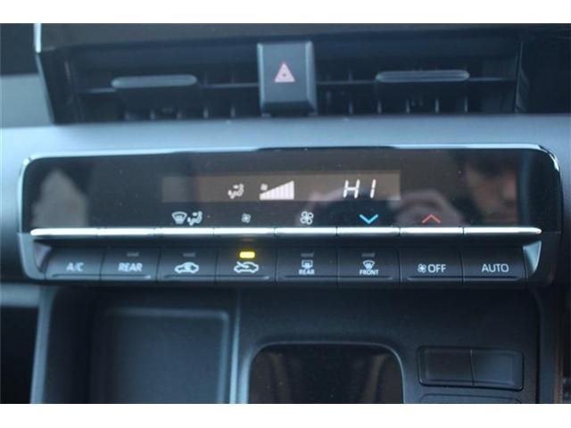 TOYOTA NOAH HYBRID 2022