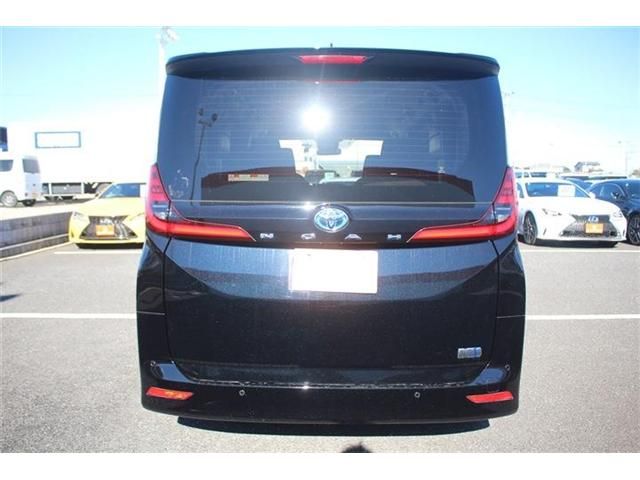 TOYOTA NOAH HYBRID 2022