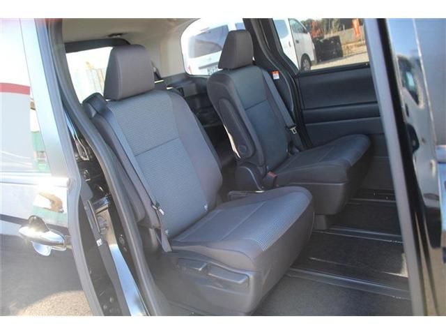 TOYOTA NOAH HYBRID 2022