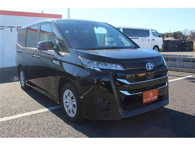 TOYOTA NOAH HYBRID 2022