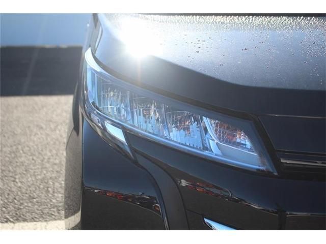 TOYOTA NOAH HYBRID 2022