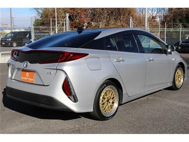 TOYOTA PRIUS PHV 2017