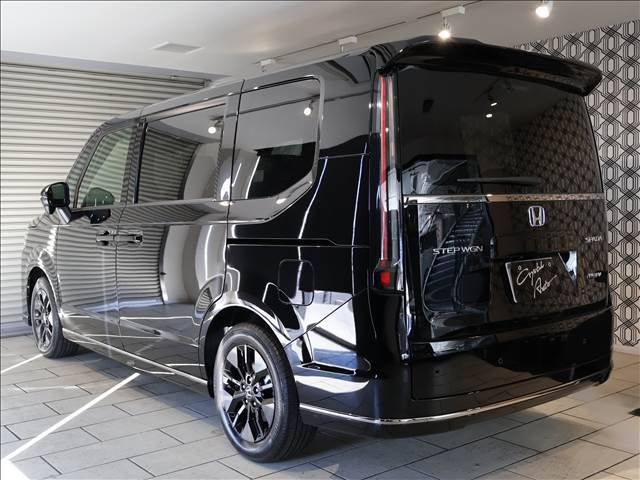 HONDA STEPWAGON e:HEV SPADA 2025