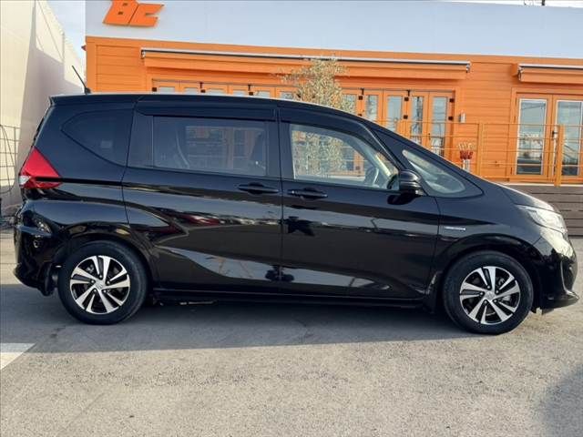 HONDA FREED HYBRID 2019