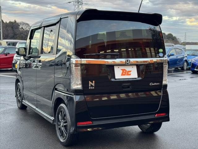 HONDA N BOX CUSTOM 2017