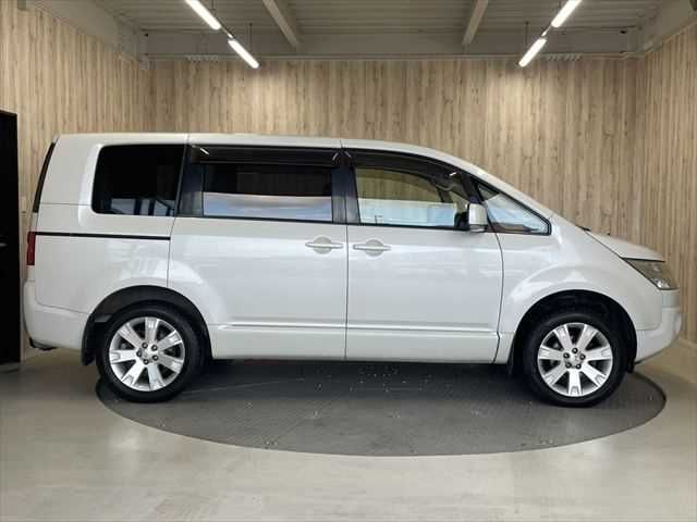 MITSUBISHI DELICA D:5 4WD 2013