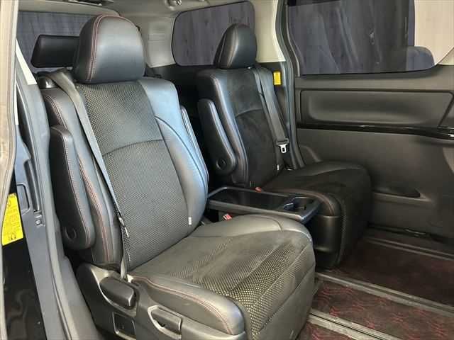 TOYOTA VELLFIRE 2014